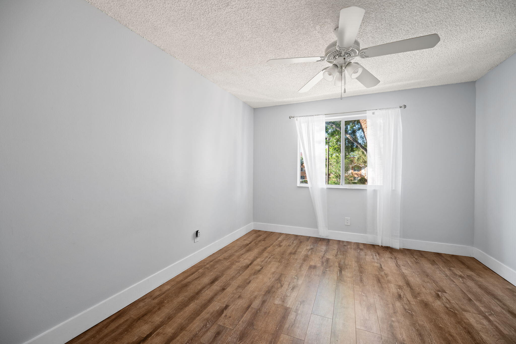 832 NW 92nd Avenue