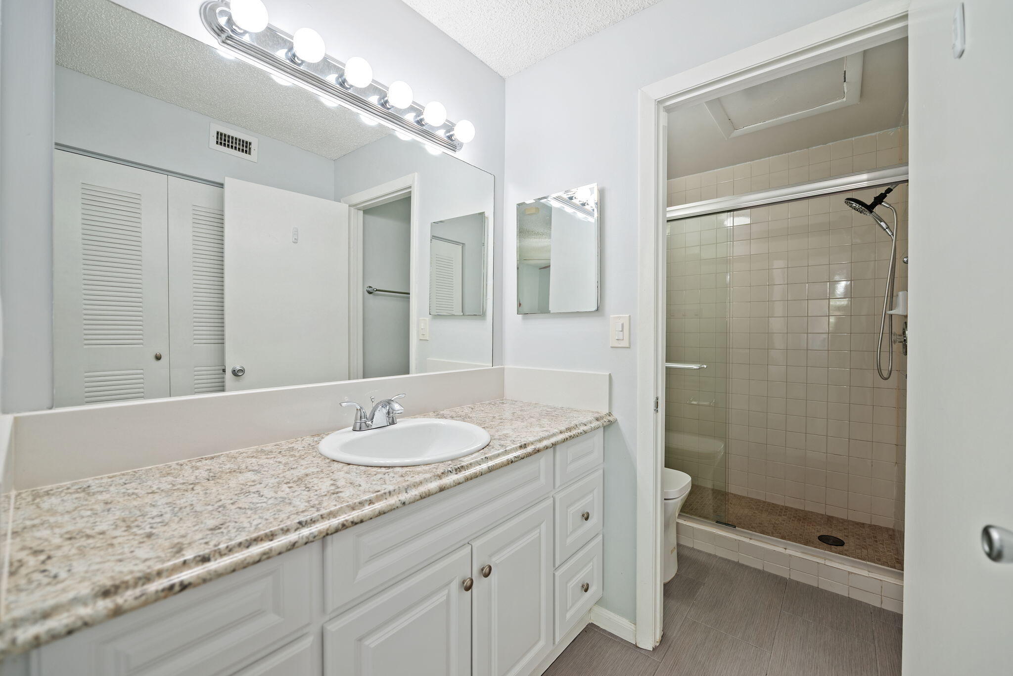 832 NW 92nd Avenue