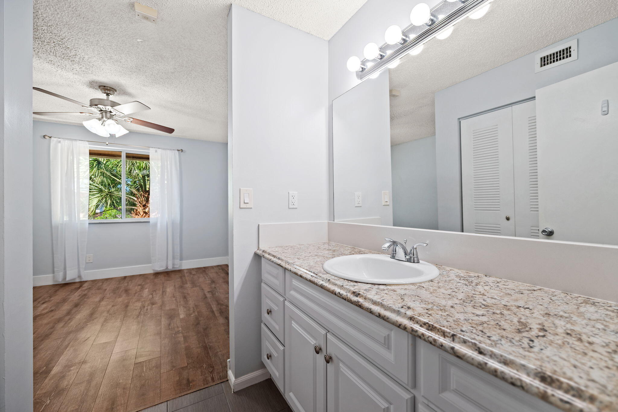 832 NW 92nd Avenue