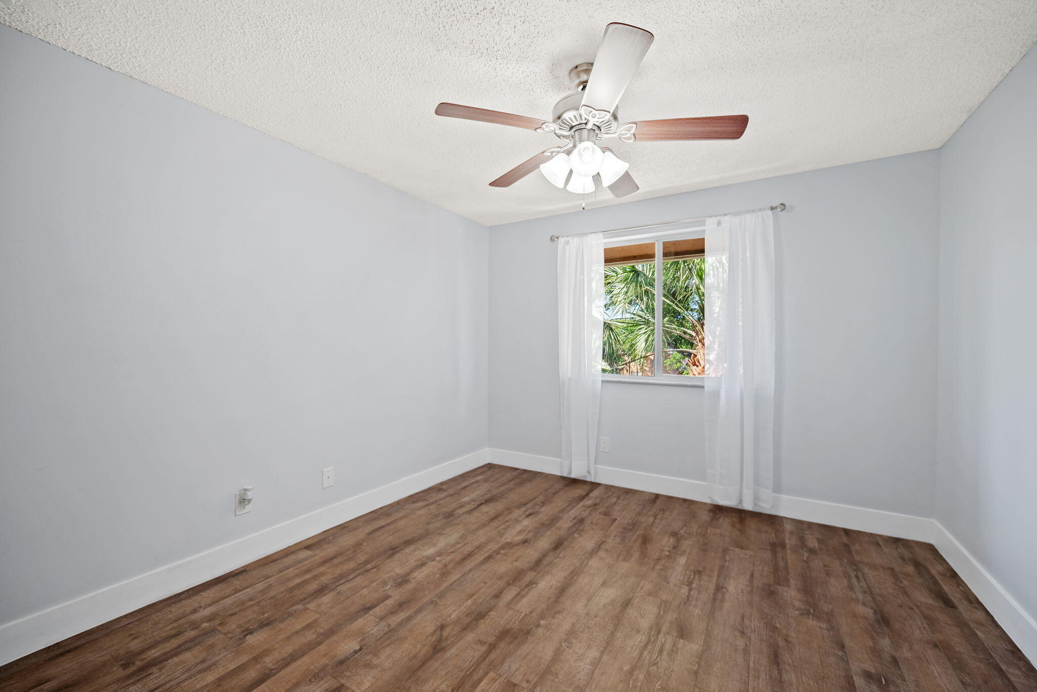 832 NW 92nd Avenue