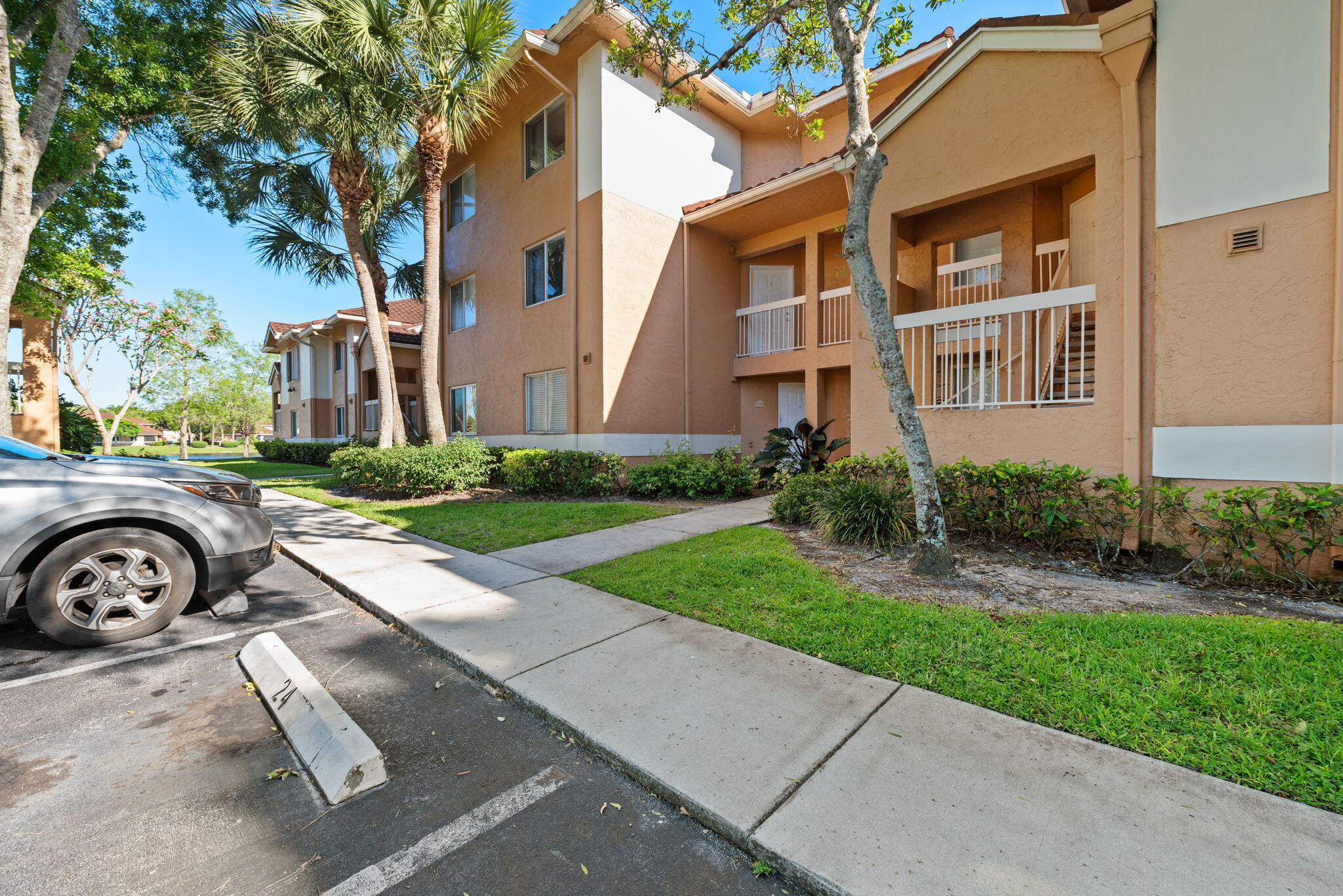 832 NW 92nd Avenue