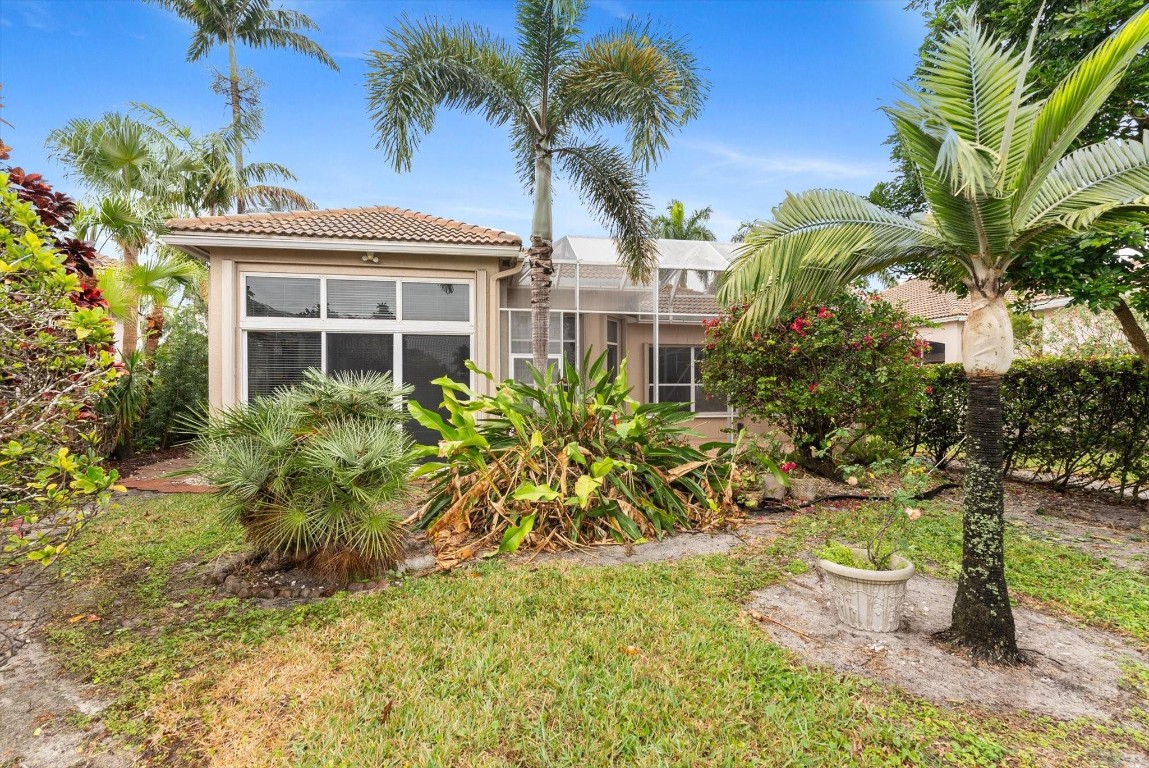 7010 Fairway Lakes Dr