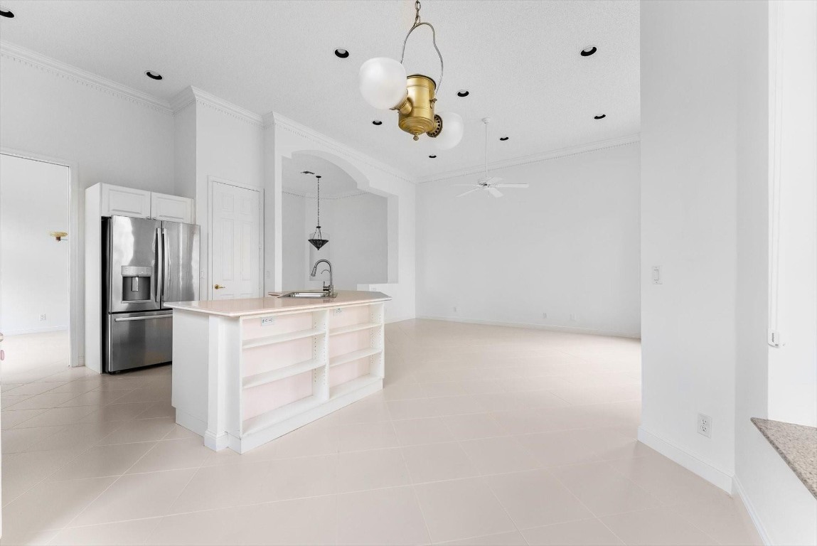 7010 Fairway Lakes Dr