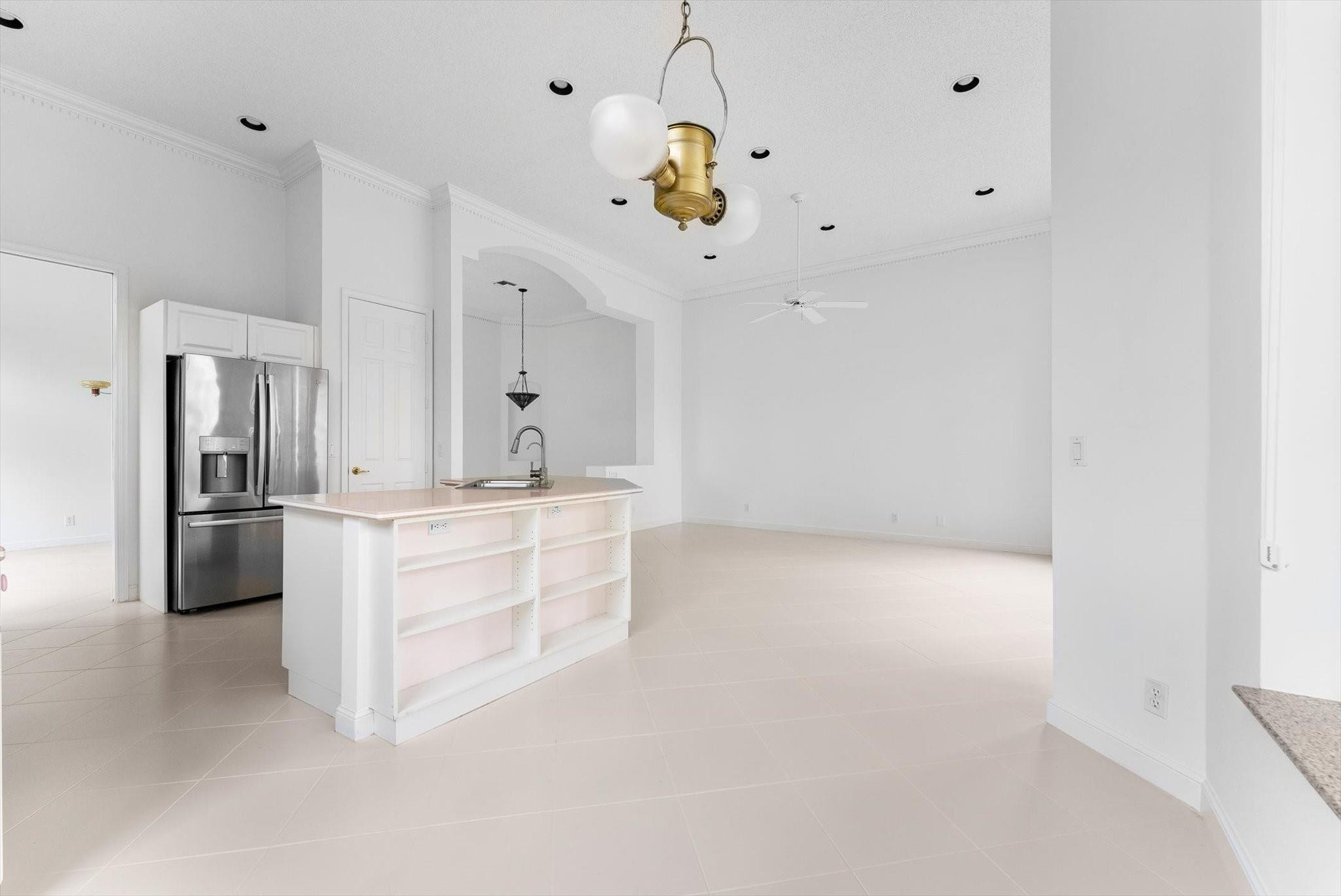 7010 Fairway Lakes Dr