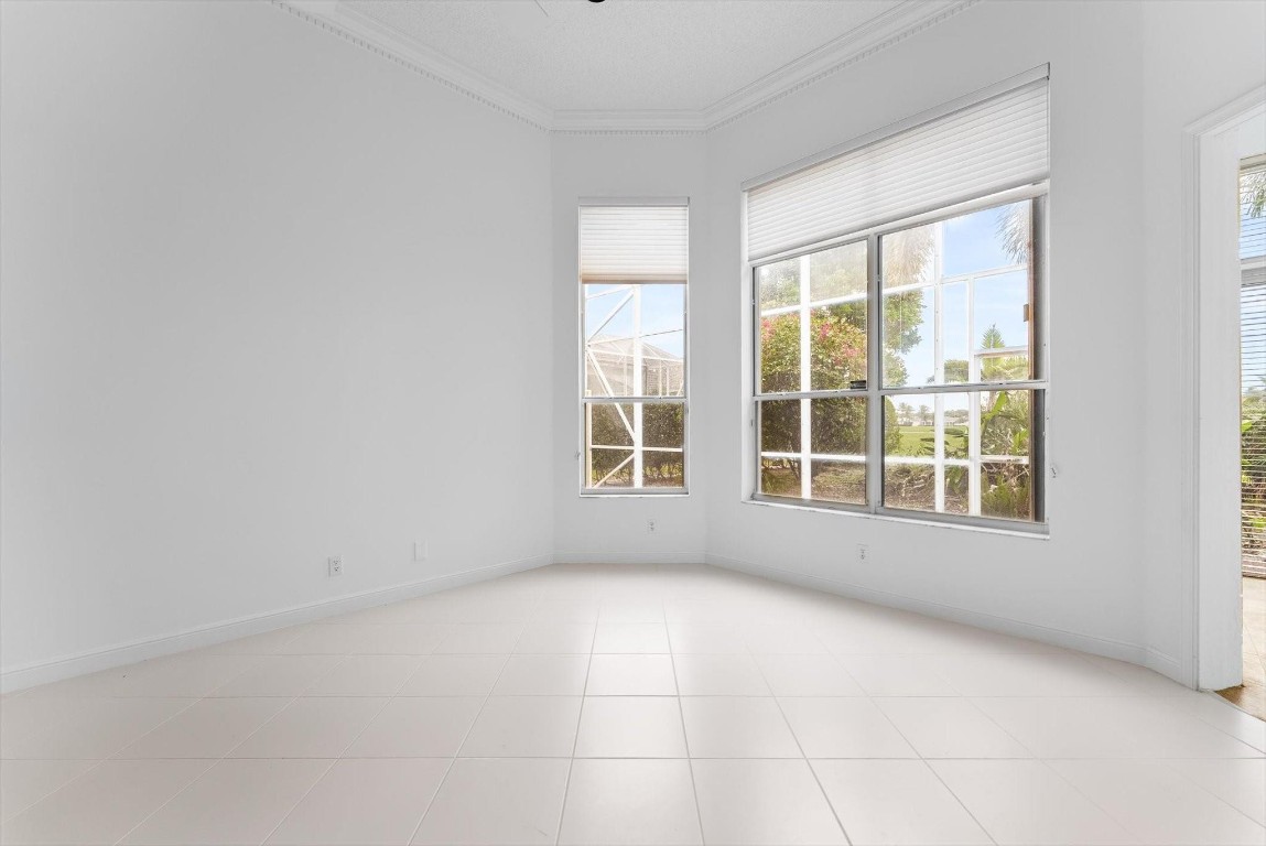 7010 Fairway Lakes Dr