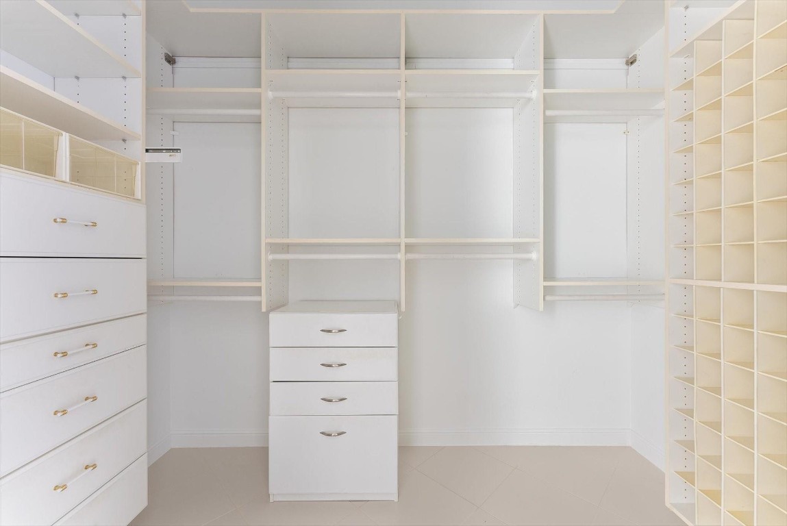 7010 Fairway Lakes Dr