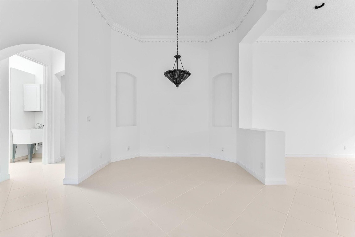 7010 Fairway Lakes Dr