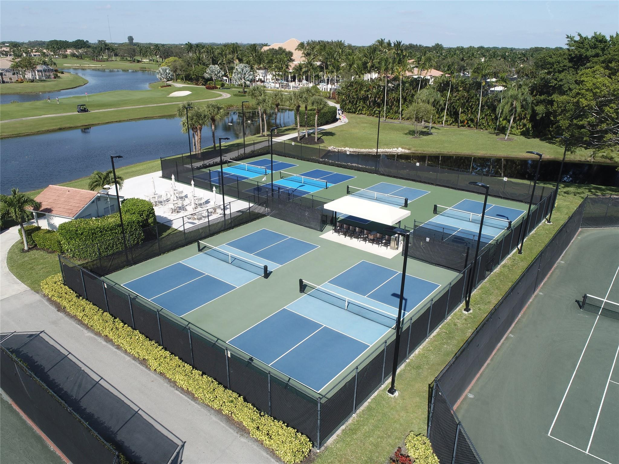 7010 Fairway Lakes Dr