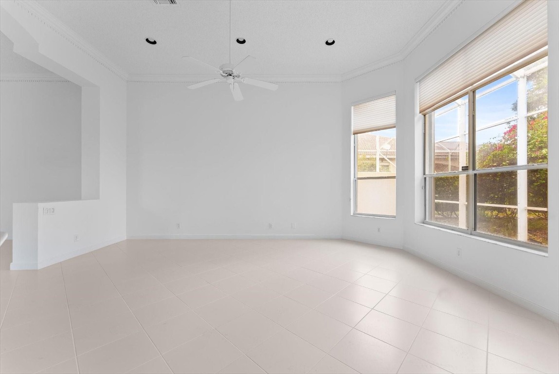 7010 Fairway Lakes Dr