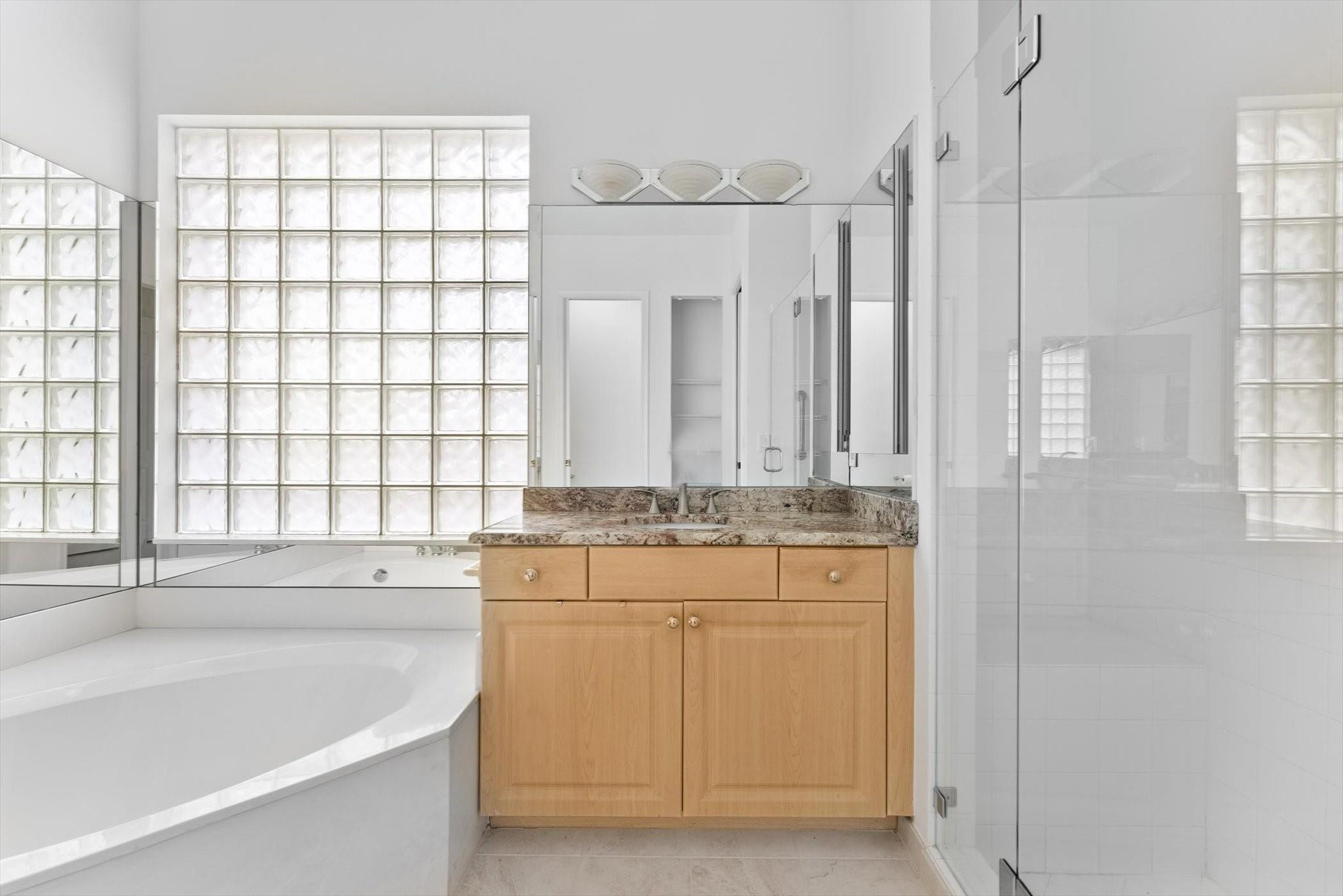 7010 Fairway Lakes Dr