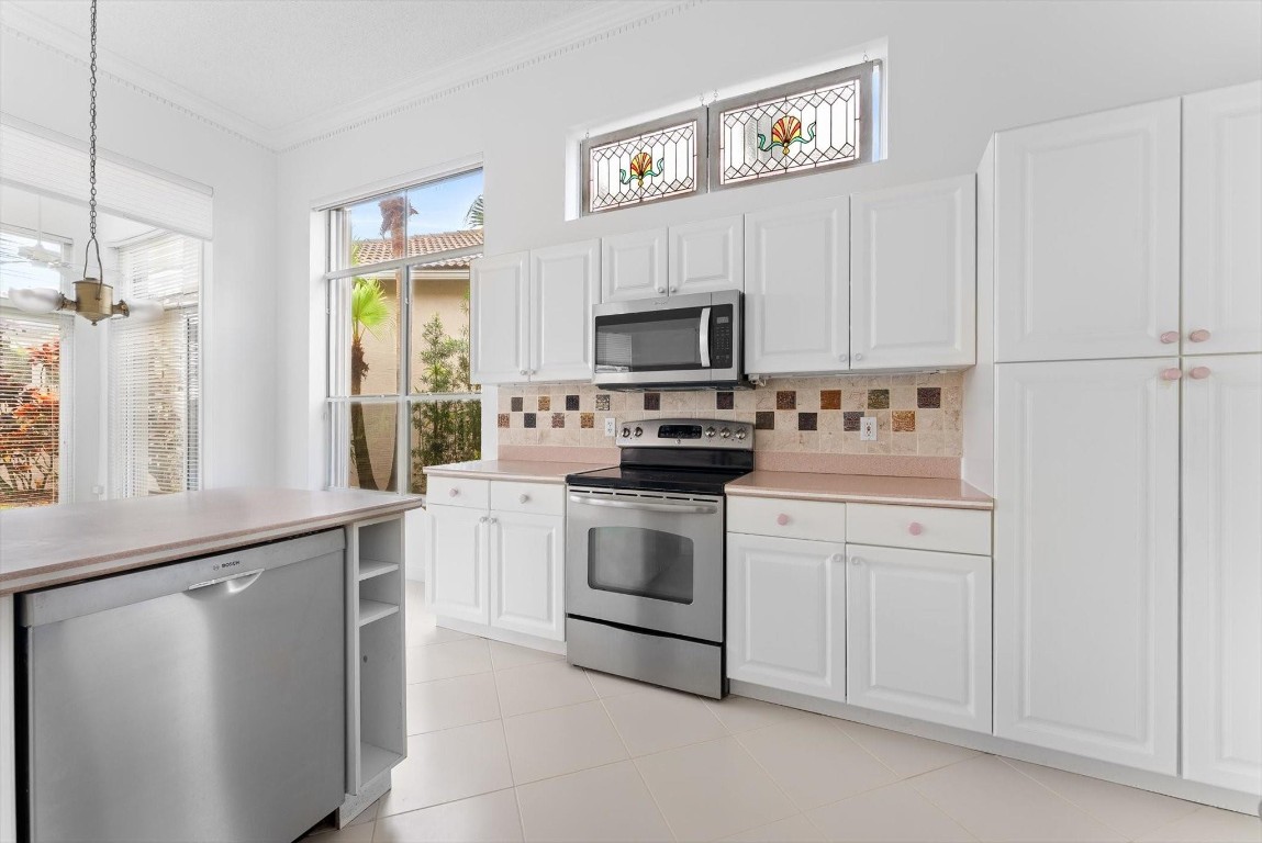 7010 Fairway Lakes Dr