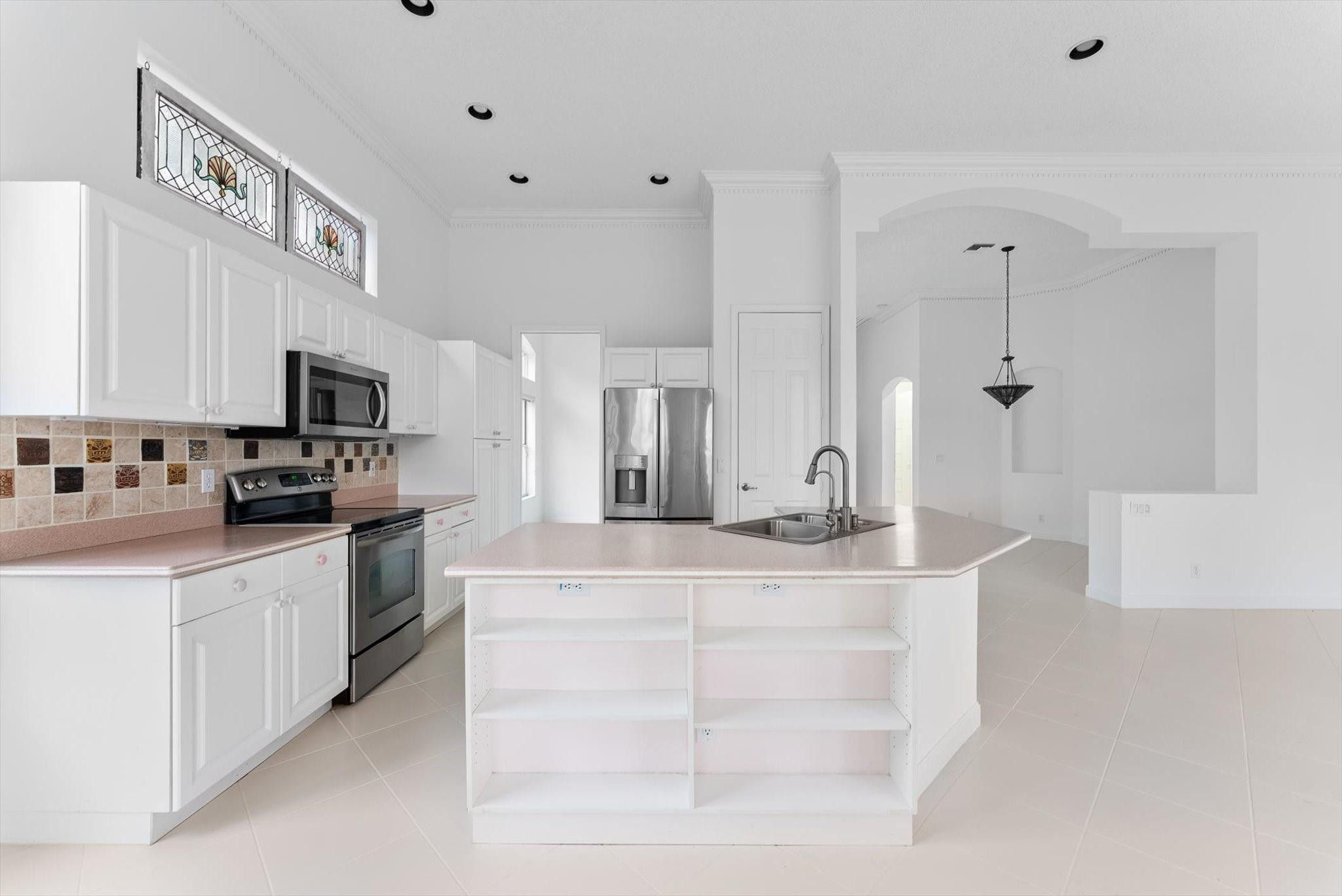 7010 Fairway Lakes Dr