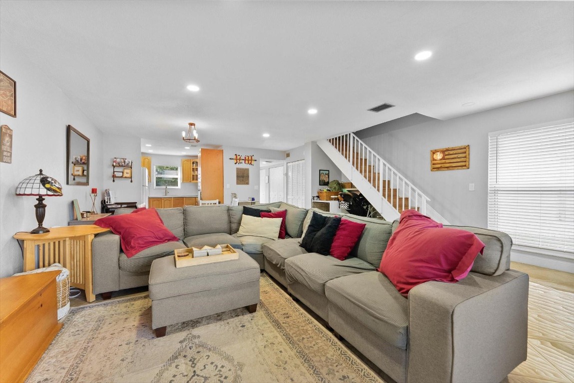 547 N Pine Island Rd 25