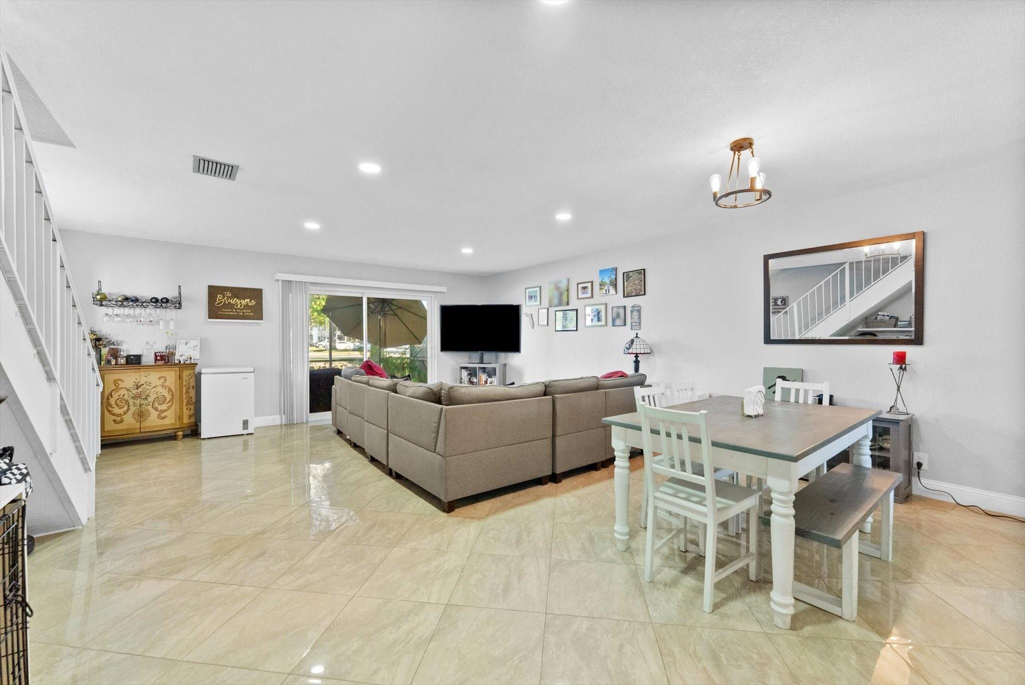 547 N Pine Island Rd 25