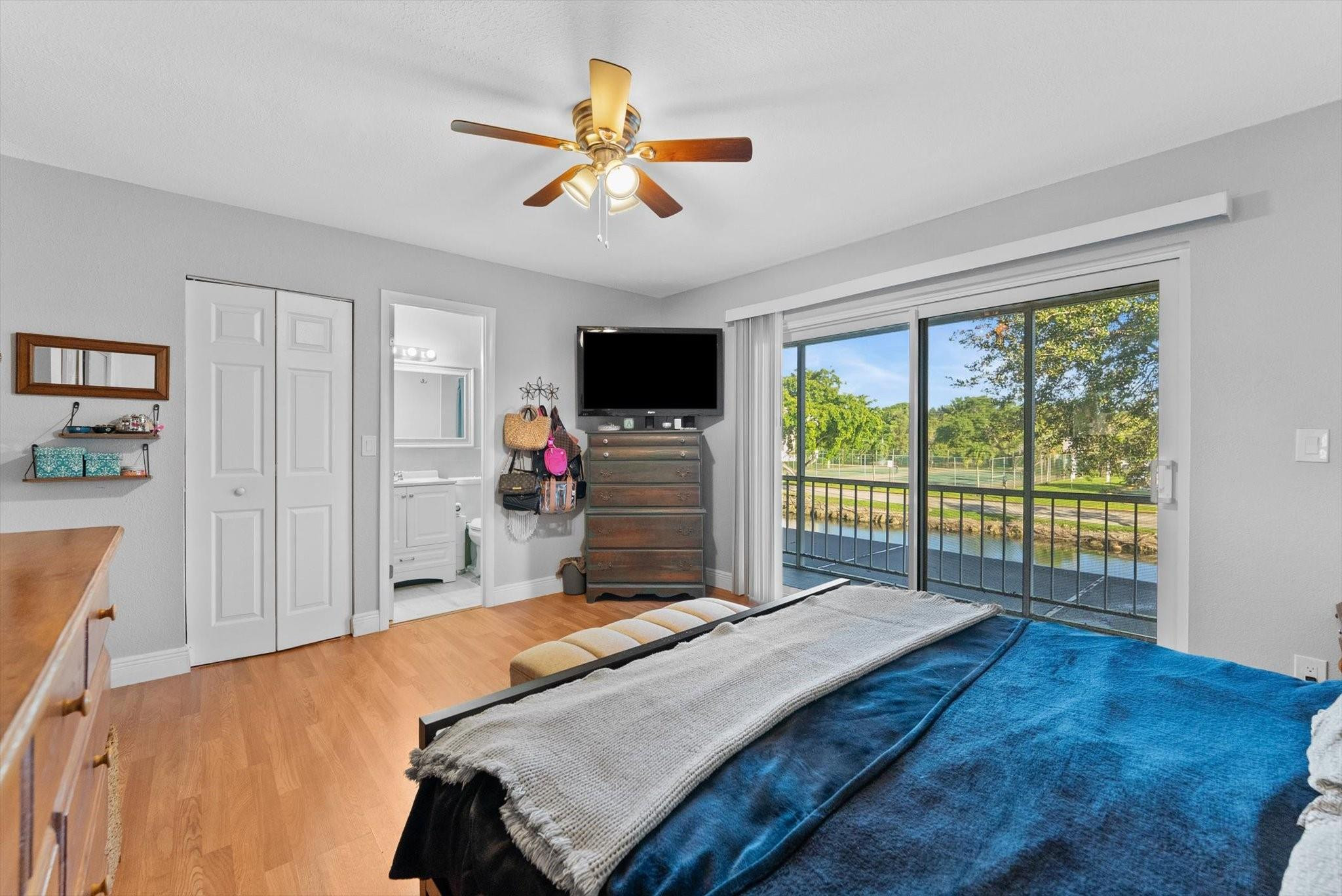 547 N Pine Island Rd 25