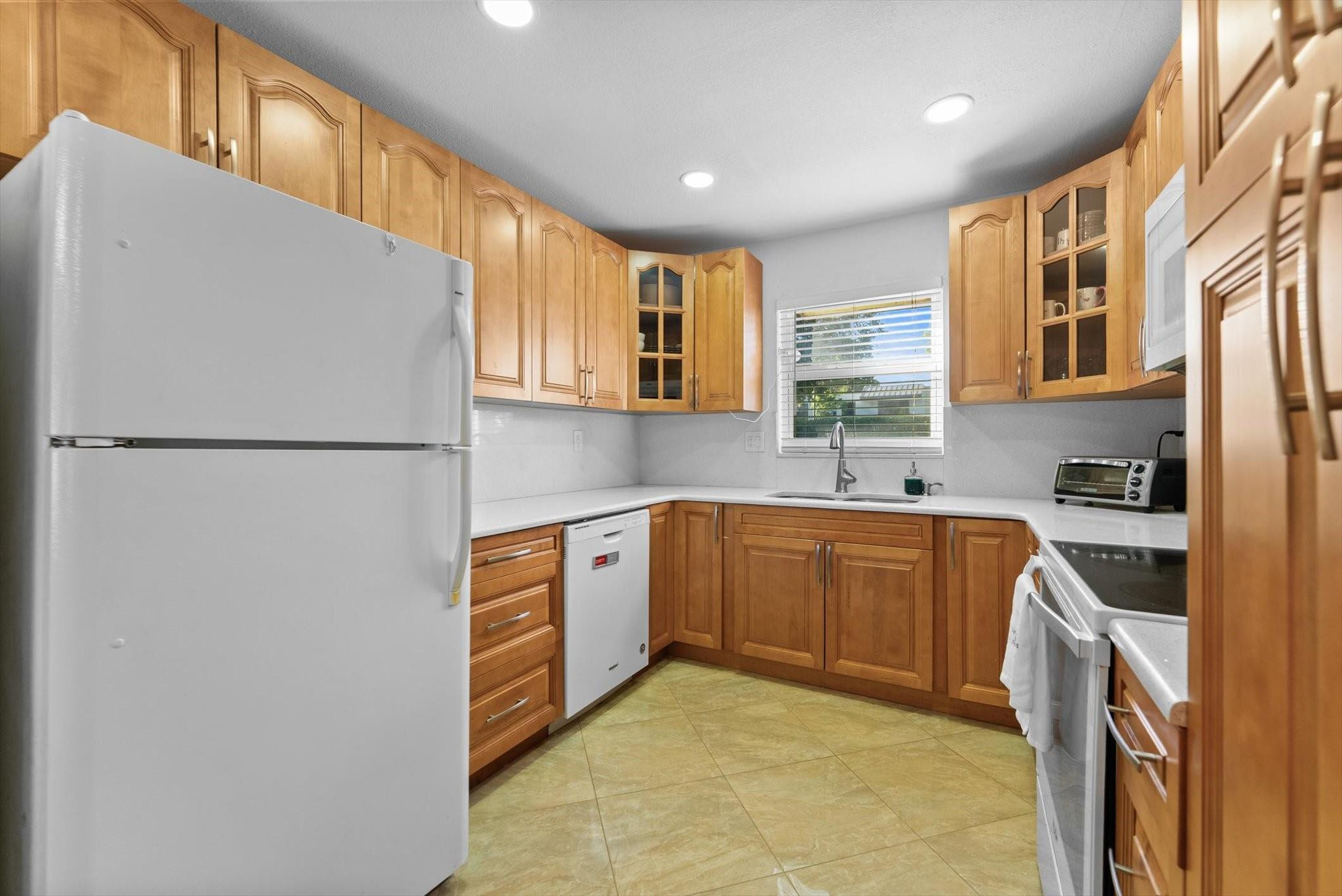 547 N Pine Island Rd 25