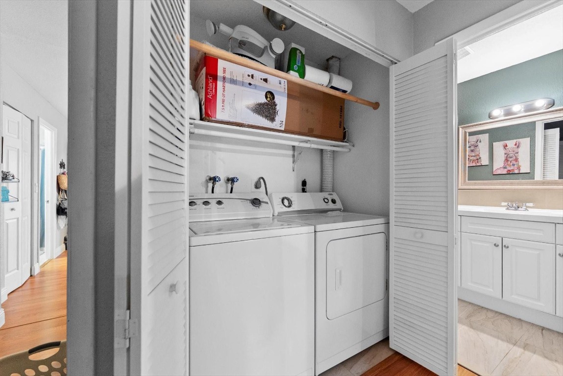 547 N Pine Island Rd 25