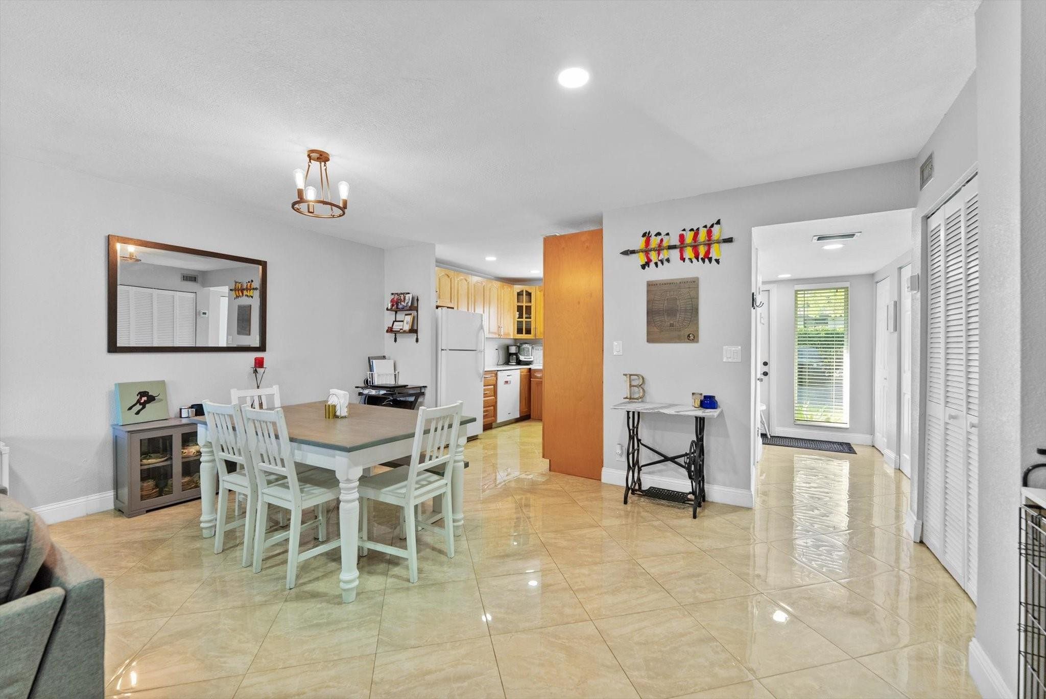 547 N Pine Island Rd 25