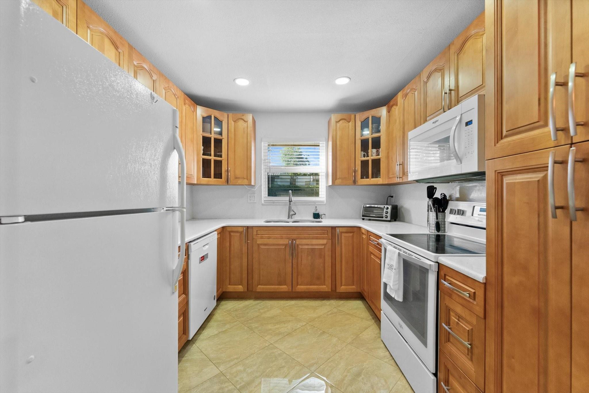 547 N Pine Island Rd 25