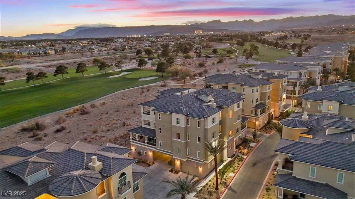 9201 Las Manaitas Avenue 302