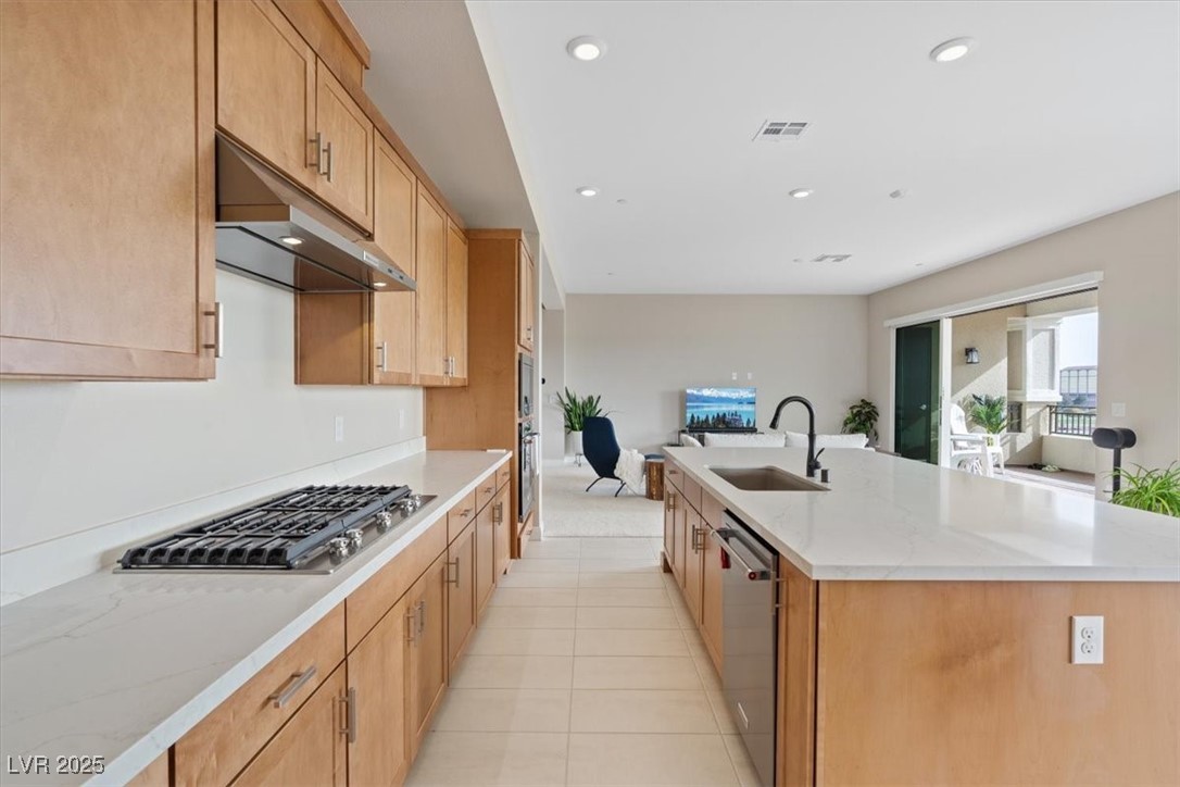 9201 Las Manaitas Avenue 302