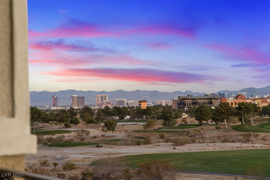 9201 Las Manaitas Avenue 302