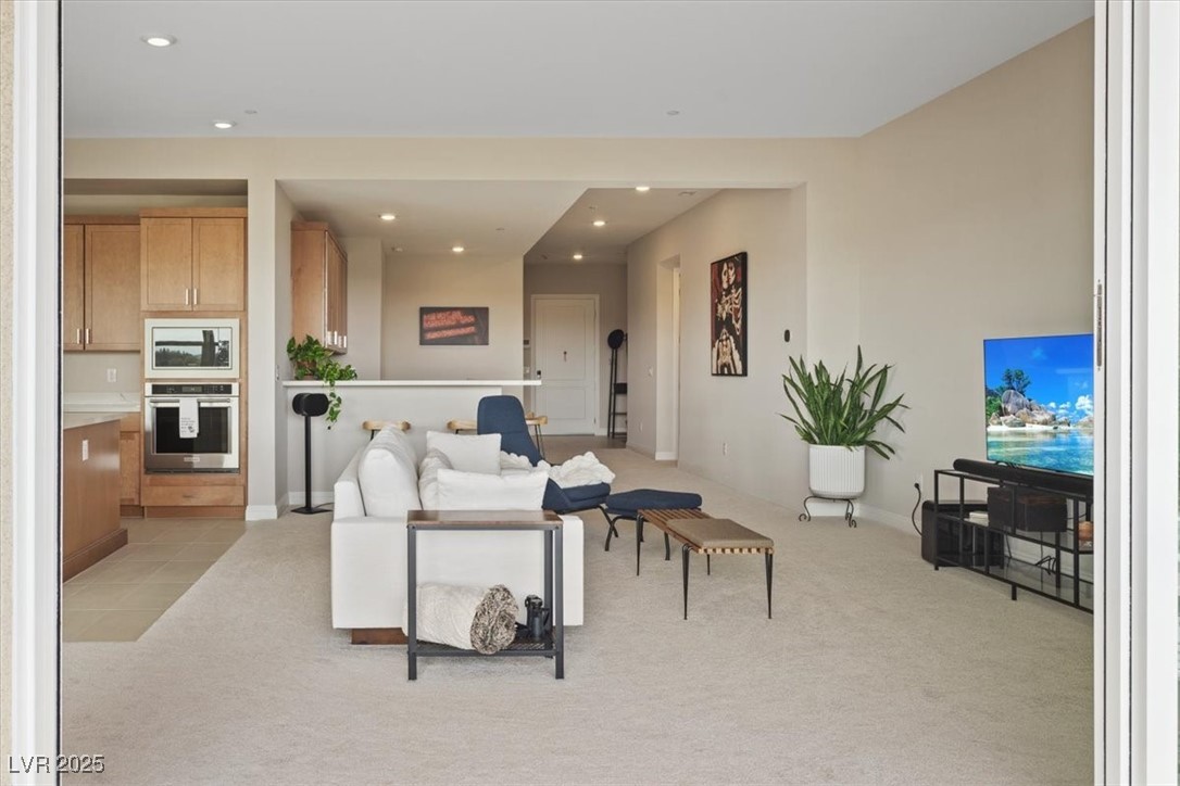 9201 Las Manaitas Avenue 302