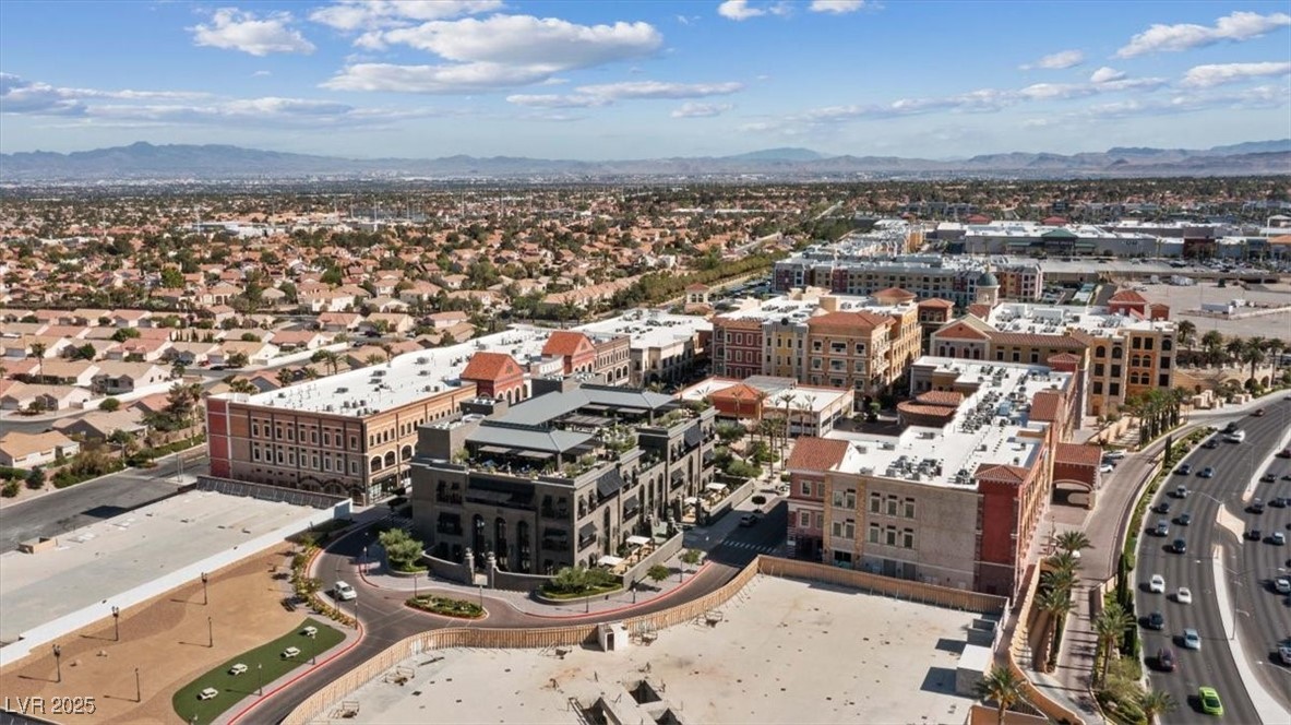 9201 Las Manaitas Avenue 302