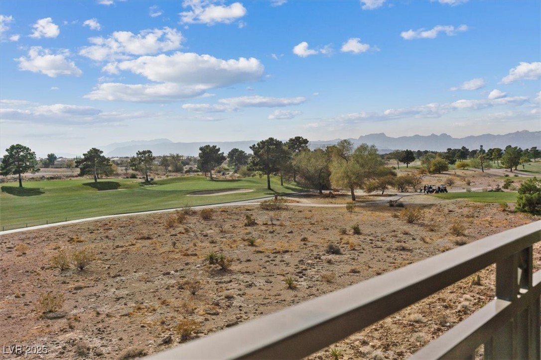 9201 Las Manaitas Avenue 302