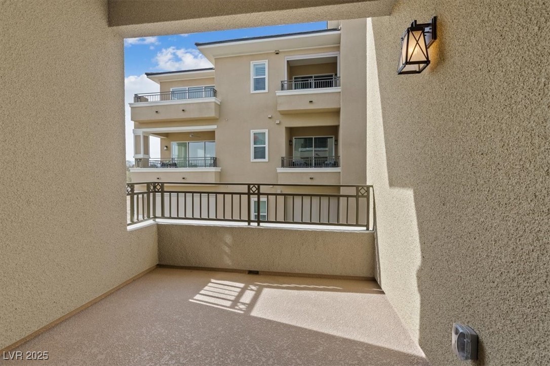 9201 Las Manaitas Avenue 302