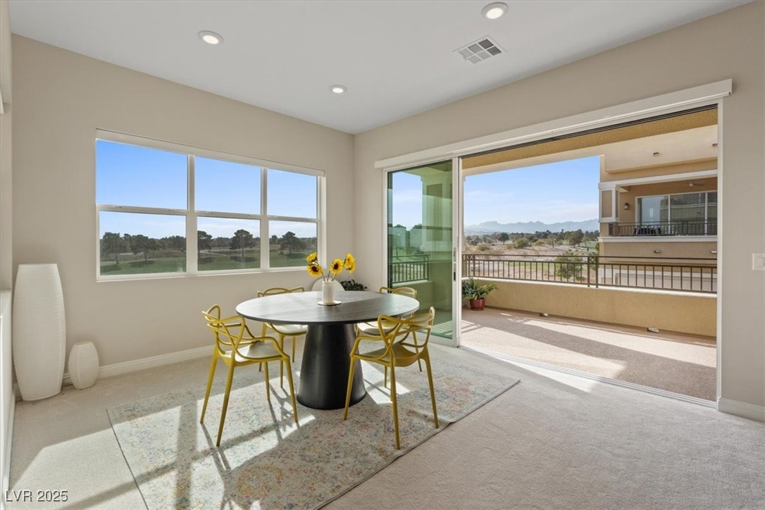 9201 Las Manaitas Avenue 302