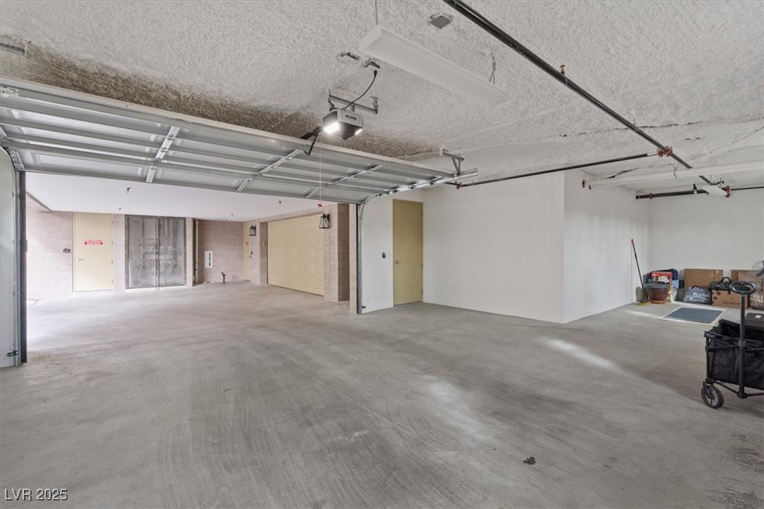 9201 Las Manaitas Avenue 302