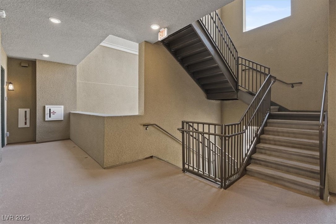 9201 Las Manaitas Avenue 302