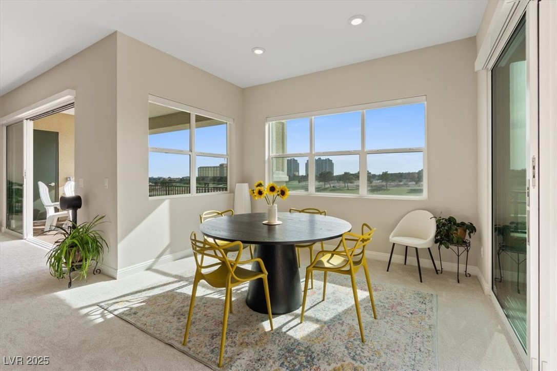 9201 Las Manaitas Avenue 302