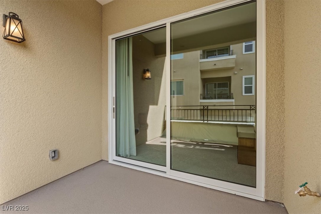 9201 Las Manaitas Avenue 302