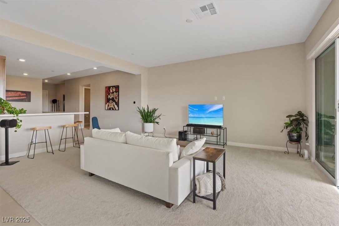 9201 Las Manaitas Avenue 302