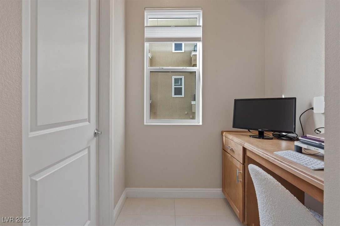 9201 Las Manaitas Avenue 302