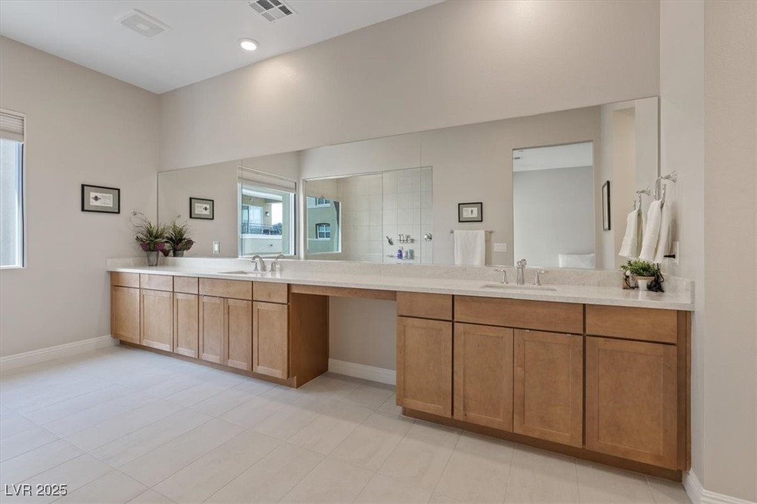 9201 Las Manaitas Avenue 302