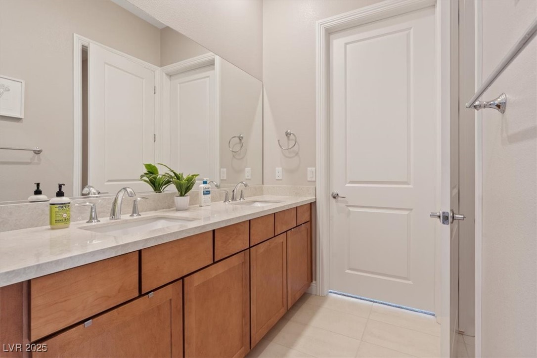 9201 Las Manaitas Avenue 302