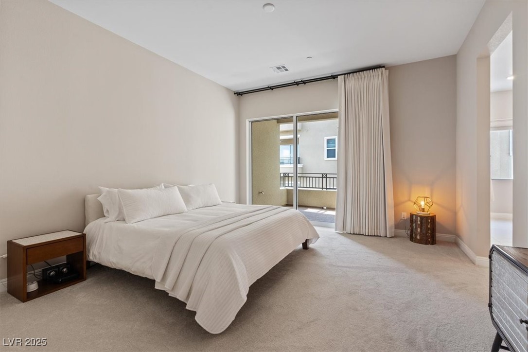 9201 Las Manaitas Avenue 302