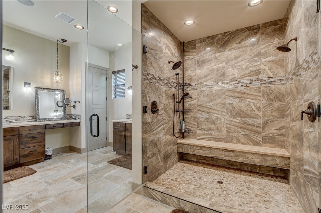 5025 North Chieftain Street