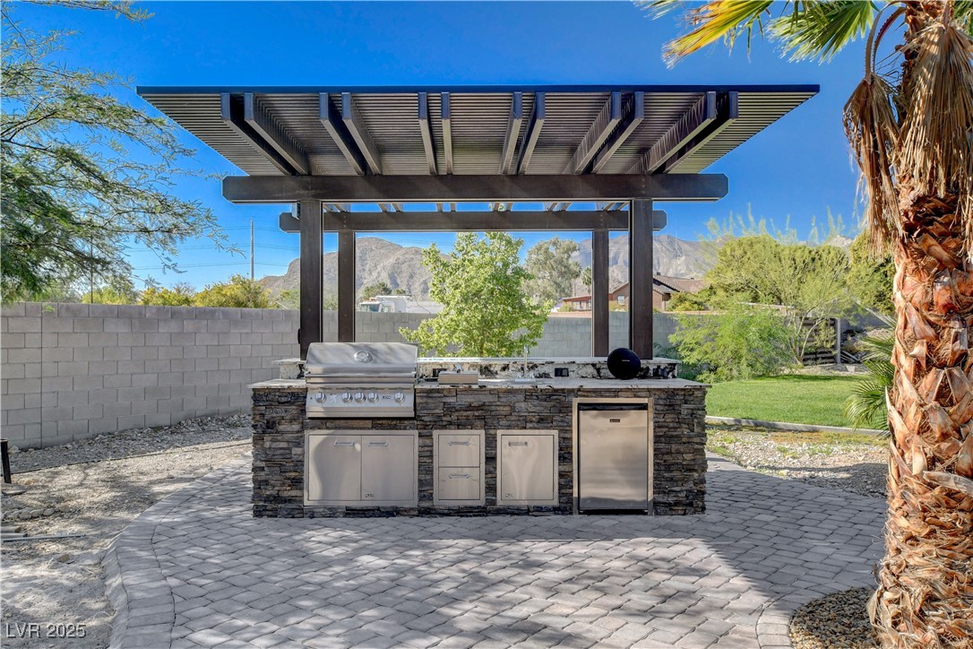 5025 North Chieftain Street