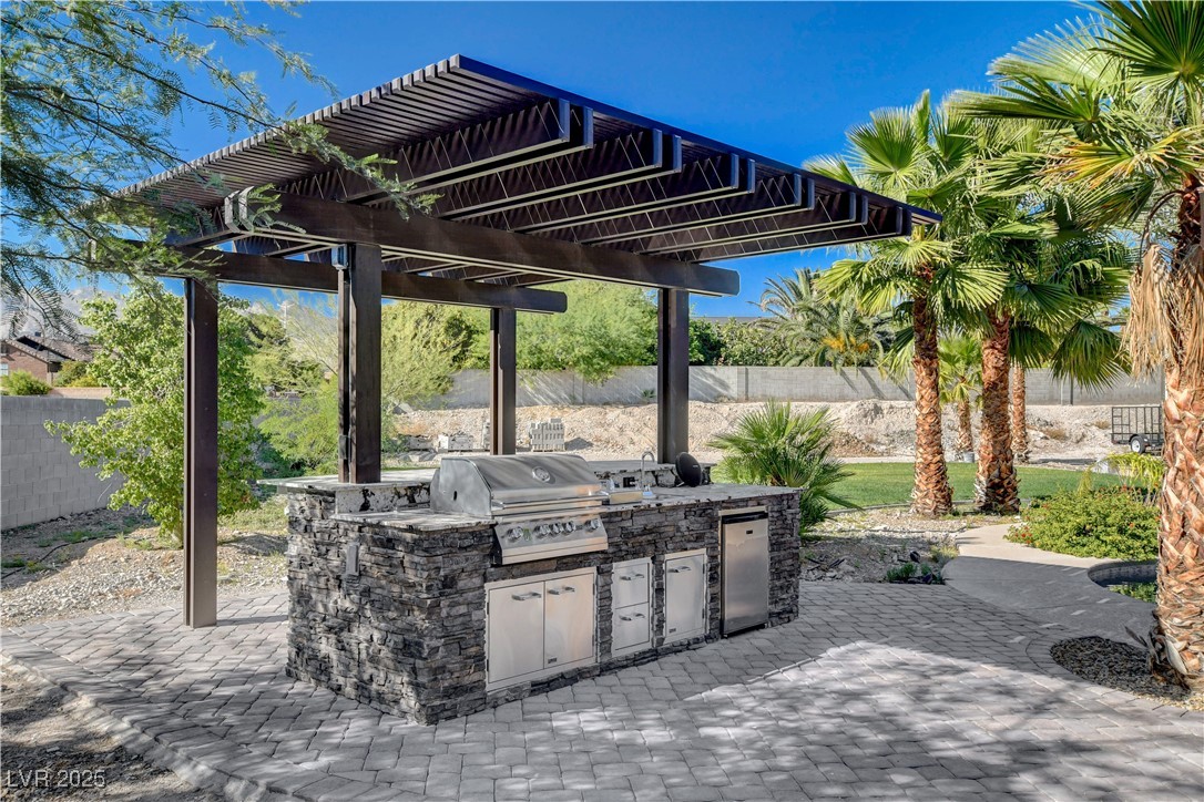 5025 North Chieftain Street