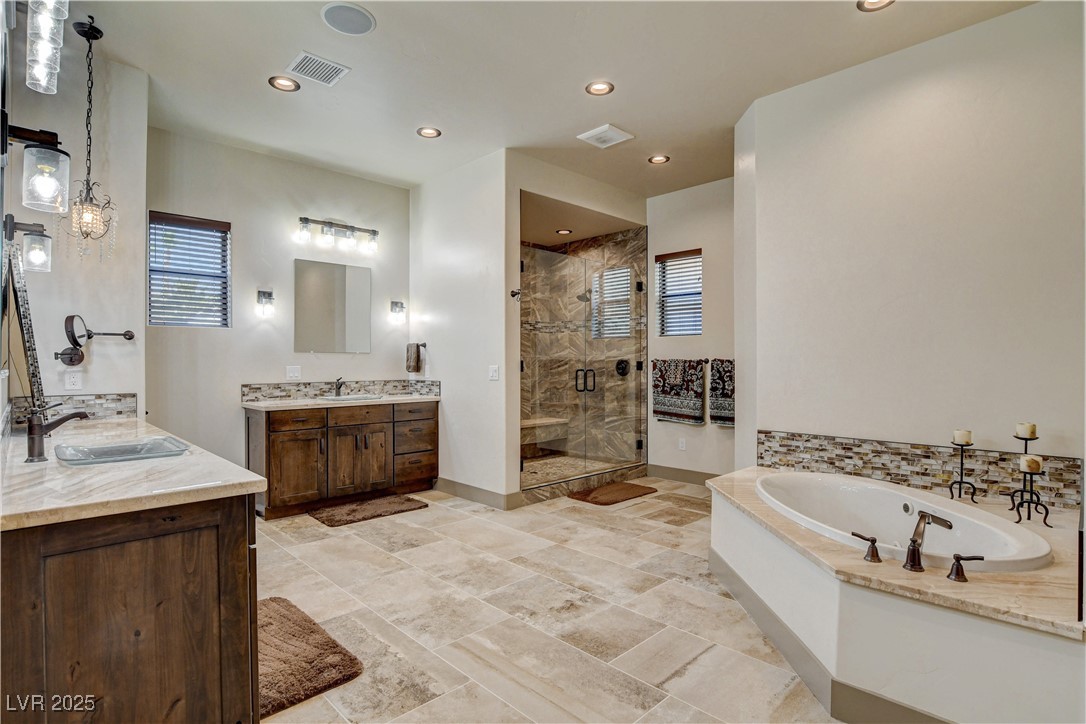 5025 North Chieftain Street