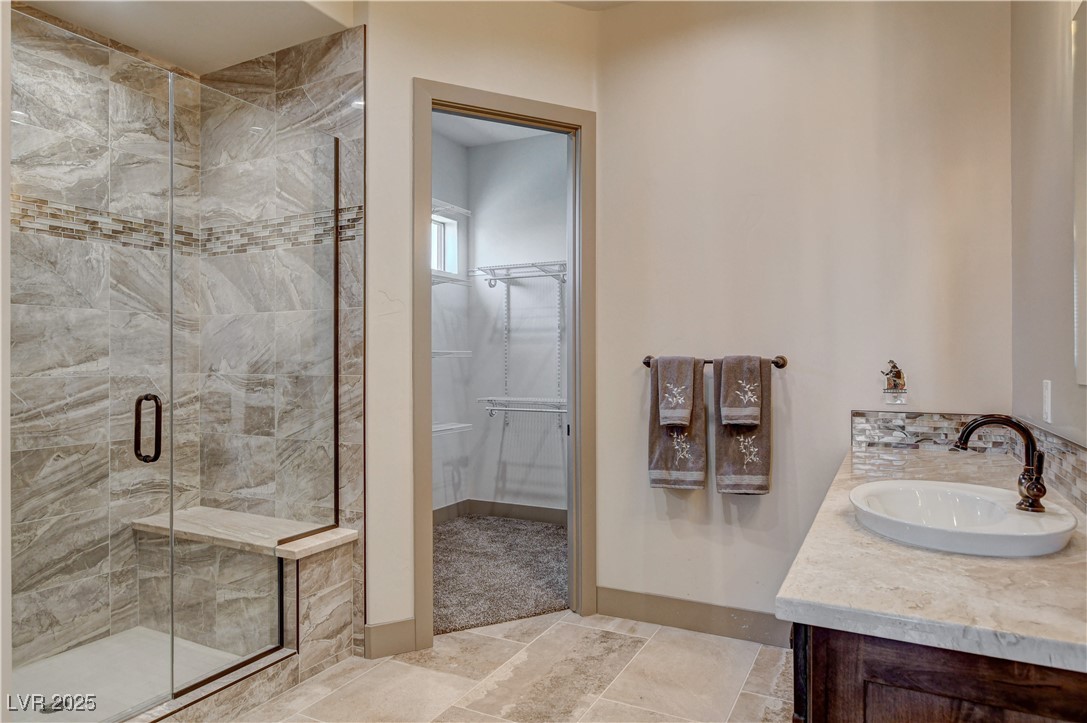 5025 North Chieftain Street