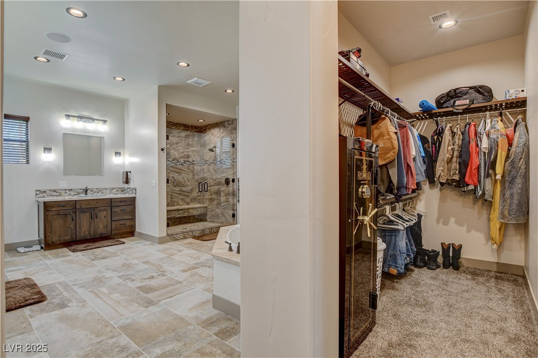 5025 North Chieftain Street