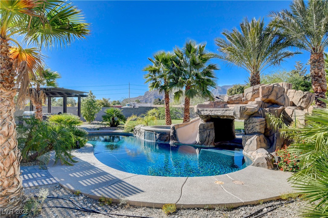 5025 North Chieftain Street