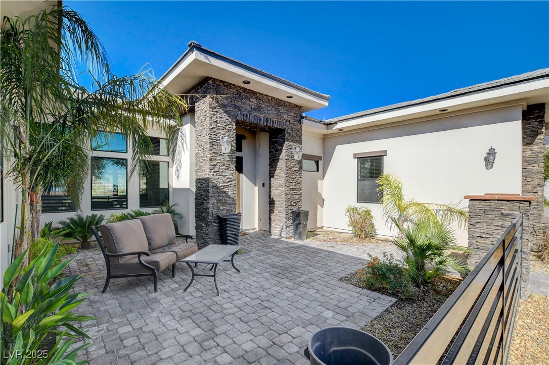 5025 North Chieftain Street