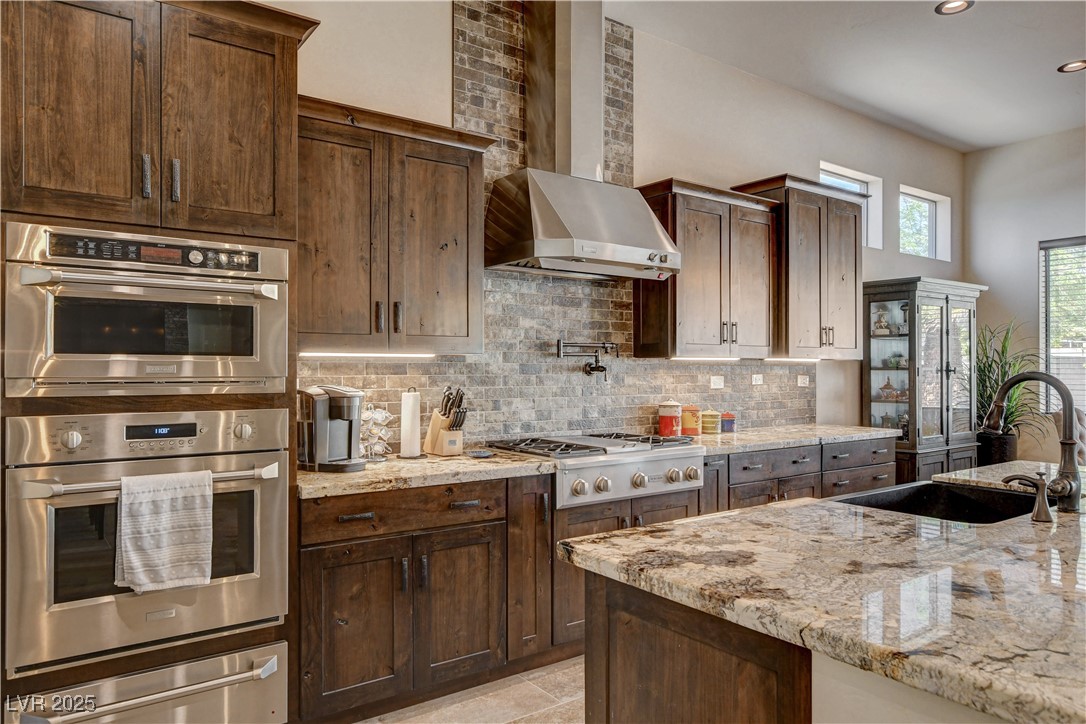 5025 North Chieftain Street