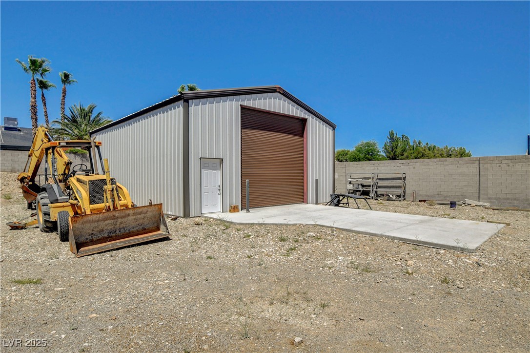 5025 North Chieftain Street